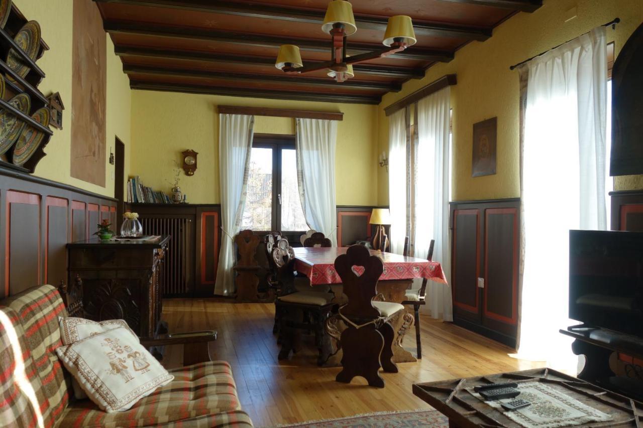 Molteni, Di Fiemme, Villa *