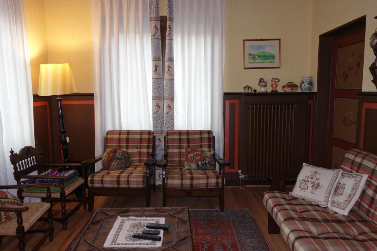 Molteni, Di Fiemme, Villa *